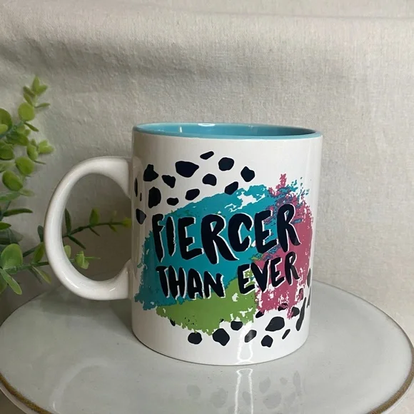 Disney Villains Cruella "Fiercer Than Ever" 20oz ceramic mug. - Picture 2 of 3